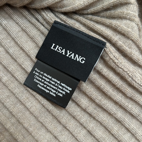 Lisa Yang 💯 cashmere cardigan - Picture 3 of 7